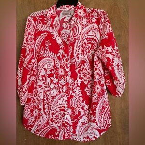 Chicos Woman Shirt Red Cotton Floral Button Down No Iron Chicos Size 1 = Size 8